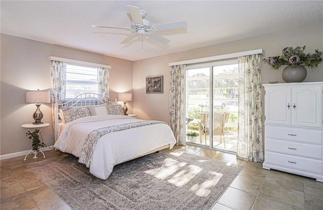 73 Royal Oak Court 103, Vero Beach, FL 32962