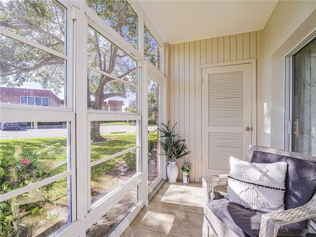 73 Royal Oak Court 103, Vero Beach, FL 32962