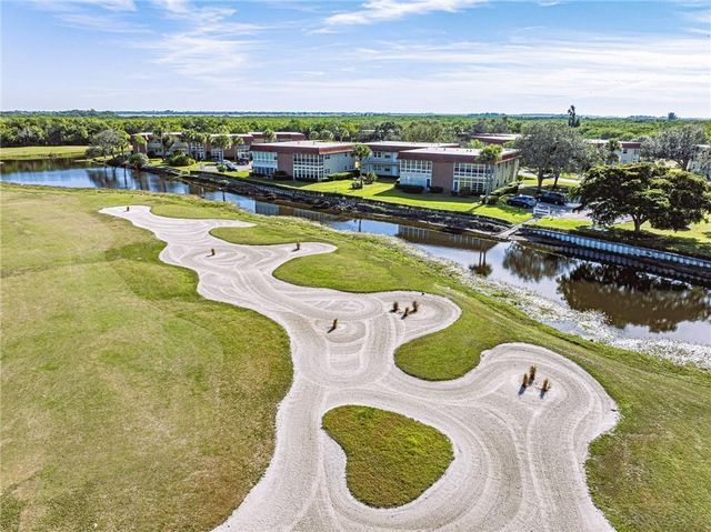 73 Royal Oak Court 103, Vero Beach, FL 32962