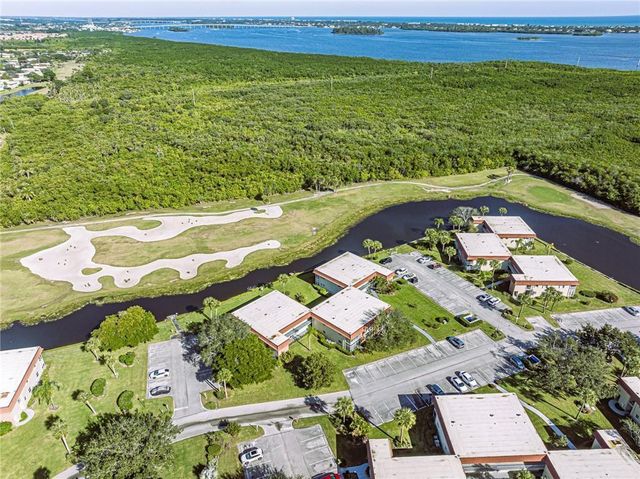 73 Royal Oak Court 103, Vero Beach, FL 32962