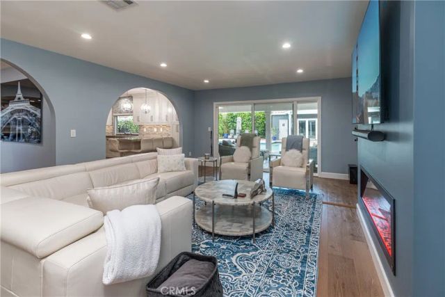 1622 W Oak, Burbank, CA 91506