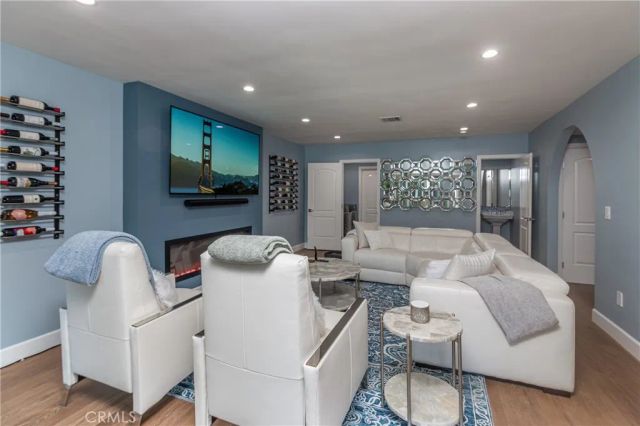 1622 W Oak, Burbank, CA 91506