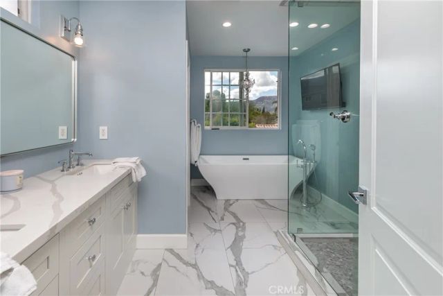 1622 W Oak, Burbank, CA 91506