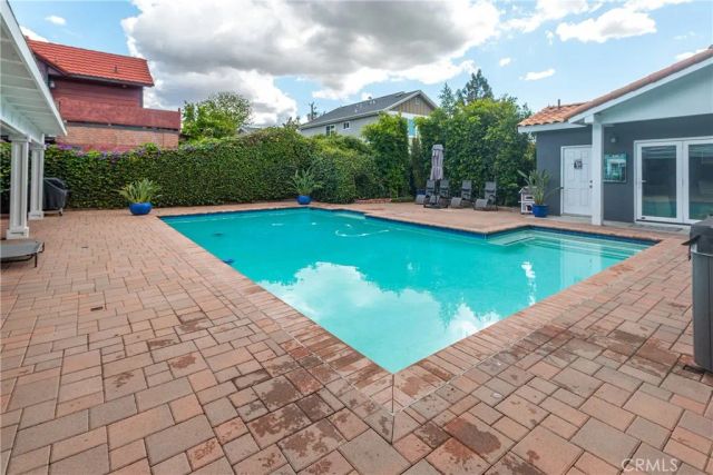 1622 W Oak, Burbank, CA 91506