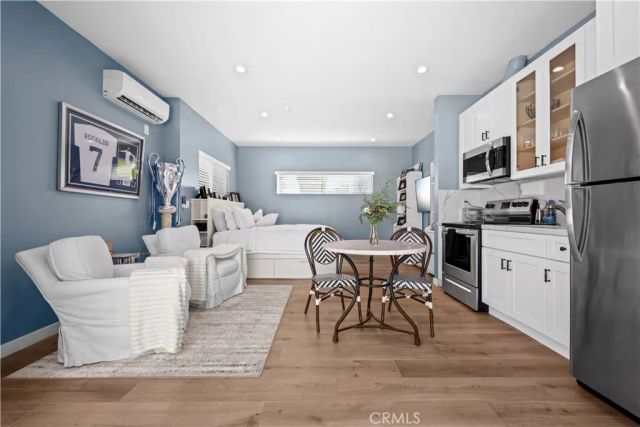 1622 W Oak, Burbank, CA 91506