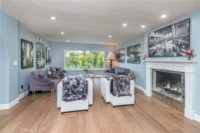 1622 W Oak, Burbank, CA 91506