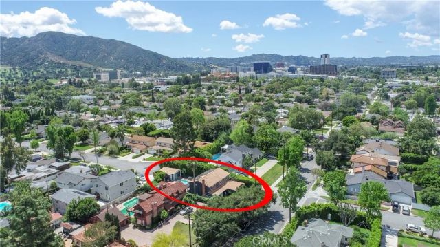 1622 W Oak, Burbank, CA 91506
