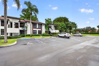 204 Lake Pointe Dr 107, Oakland Park, FL 33309