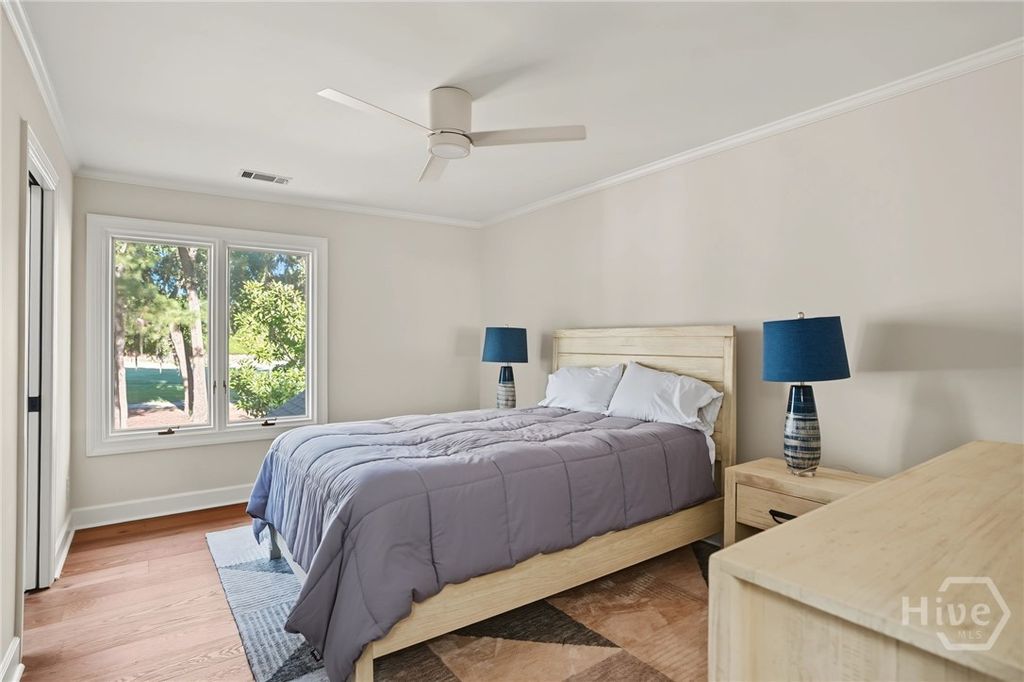Image 18 of property listing at 4 Halfmoon Court, Savannah, GA 31411