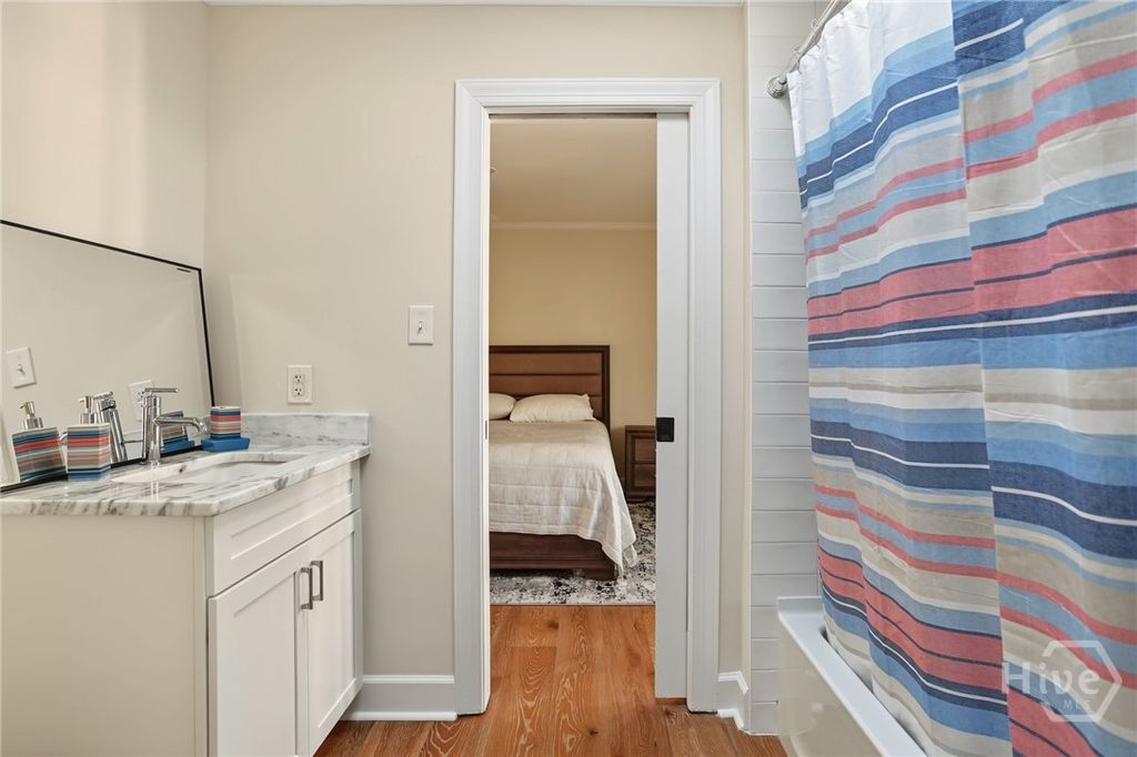 Image 22 of property listing at 4 Halfmoon Court, Savannah, GA 31411