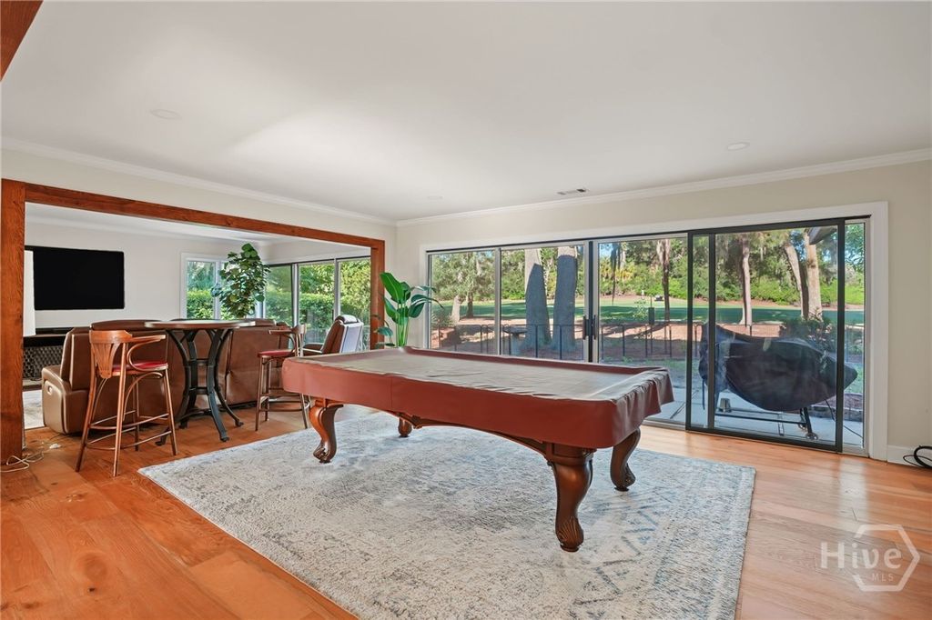 Image 5 of property listing at 4 Halfmoon Court, Savannah, GA 31411