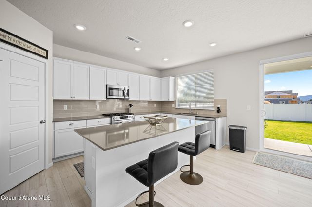 2952 N Barton Loop LP, Post Falls, ID 83854