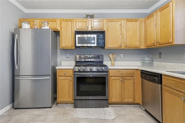 856 Haydens Ridge, Ellenwood, GA 30294