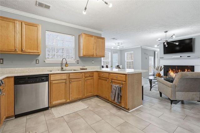 856 Haydens Ridge, Ellenwood, GA 30294