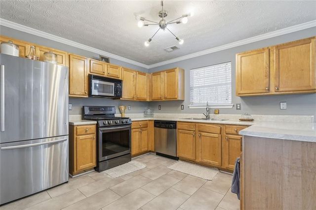 856 Haydens Ridge, Ellenwood, GA 30294