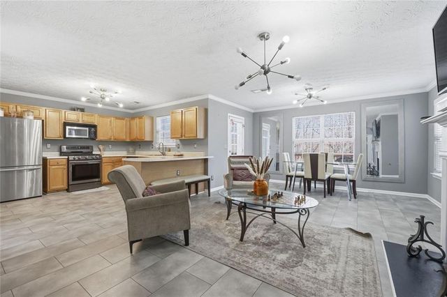 856 Haydens Ridge, Ellenwood, GA 30294