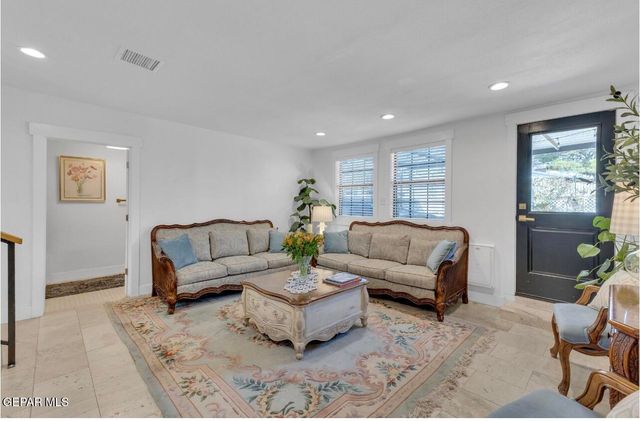 2804 N CAMPBELL Street, El Paso, TX 79902