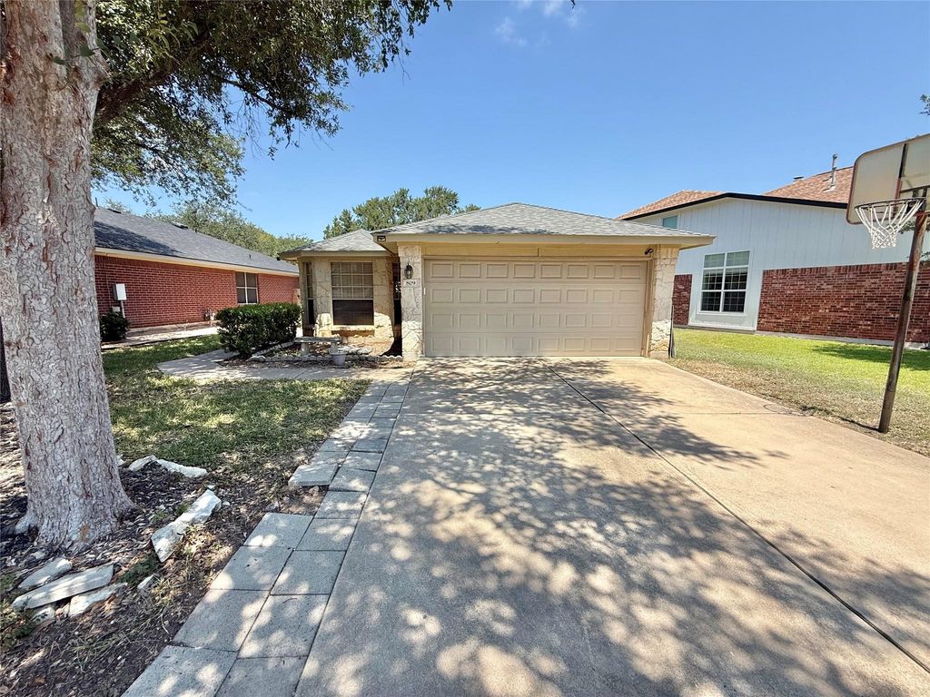 809 Luke LN, Leander, TX 78641