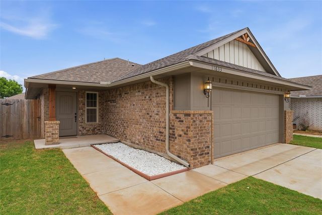 11633 SW 12th Street, Yukon, OK 73099