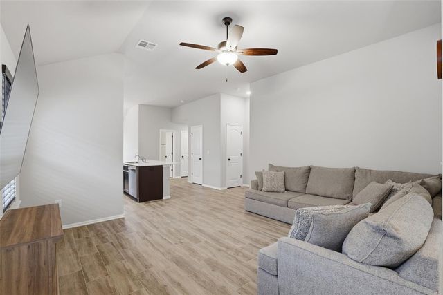 11633 SW 12th Street, Yukon, OK 73099