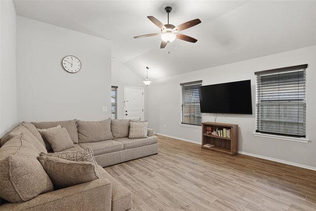 11633 SW 12th Street, Yukon, OK 73099