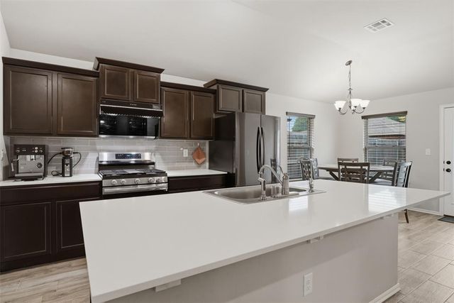 11633 SW 12th Street, Yukon, OK 73099