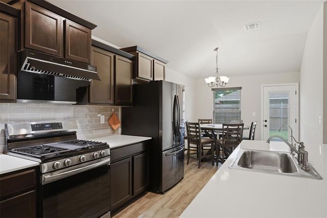 11633 SW 12th Street, Yukon, OK 73099