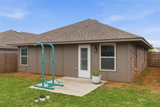 11633 SW 12th Street, Yukon, OK 73099