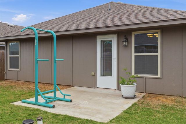 11633 SW 12th Street, Yukon, OK 73099