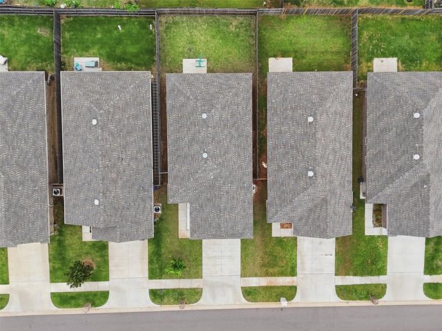 11633 SW 12th Street, Yukon, OK 73099