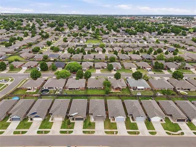 11633 SW 12th Street, Yukon, OK 73099