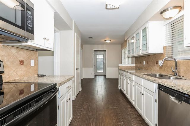 12815 Westleigh Drive, Houston, TX 77077