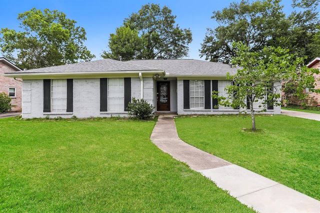 12815 Westleigh Drive, Houston, TX 77077