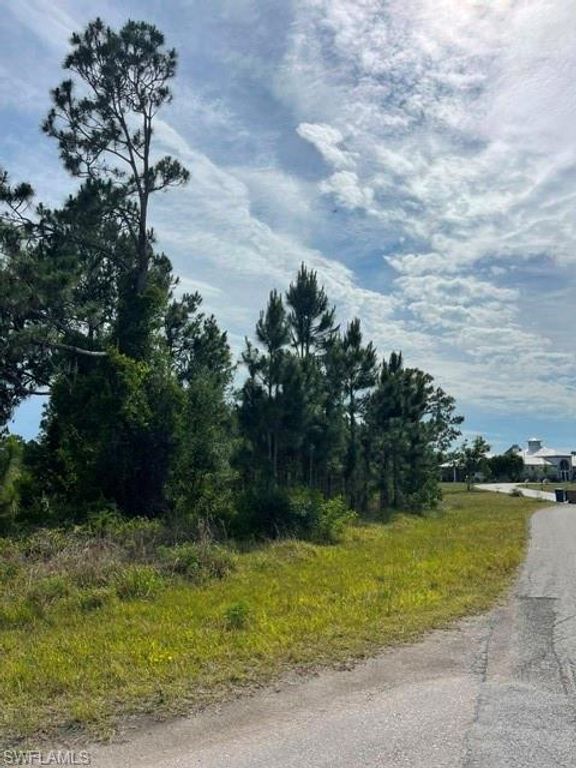 1048 Redbank AVE, LEHIGH ACRES, FL 33974 — photo 2