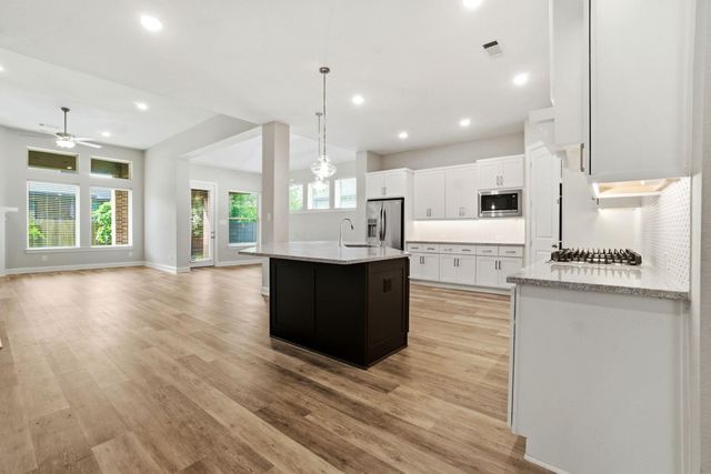 406 Boggy Belt Lane, Conroe, TX 77304