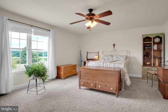 20 BELLA TERRA DR, Shermans Dale, PA 17090