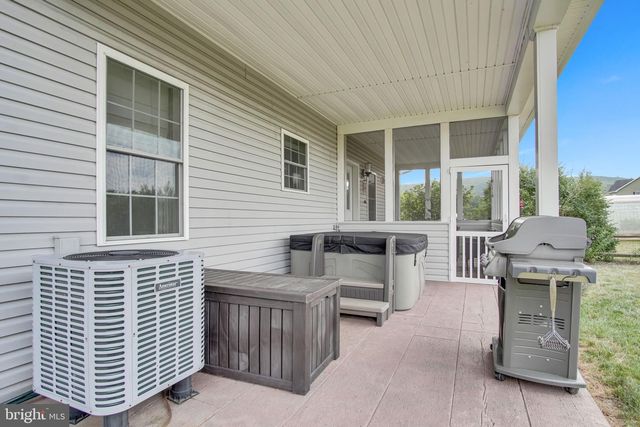 20 BELLA TERRA DR, Shermans Dale, PA 17090