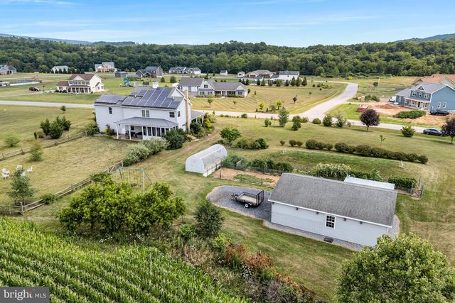 20 BELLA TERRA DR, Shermans Dale, PA 17090
