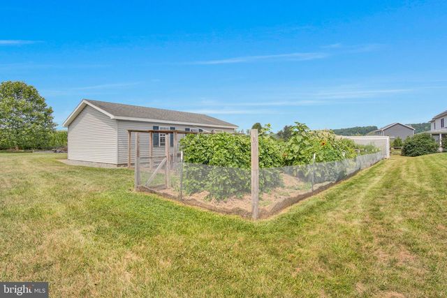 20 BELLA TERRA DR, Shermans Dale, PA 17090
