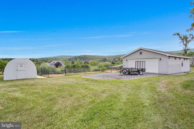 20 BELLA TERRA DR, Shermans Dale, PA 17090
