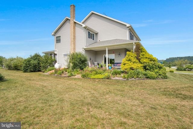20 BELLA TERRA DR, Shermans Dale, PA 17090