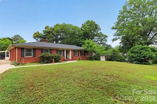5326 Robinhood Road, Charlotte, NC 28211