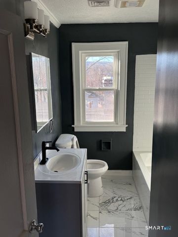 484 West Street 3rd Floor, Bristol, CT 06010