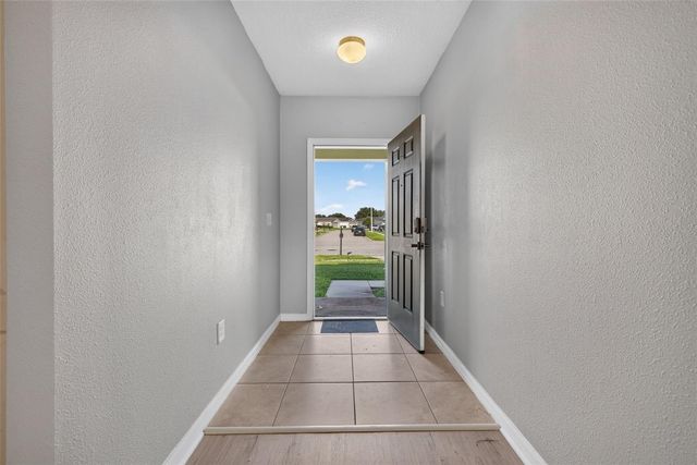 573 LUCERNE BOULEVARD, Winter Haven, FL 33881