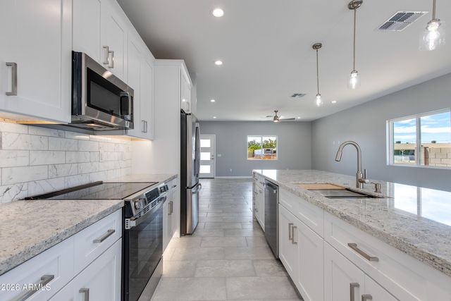 32001 N POPLAR Street, Wittmann, AZ 85361