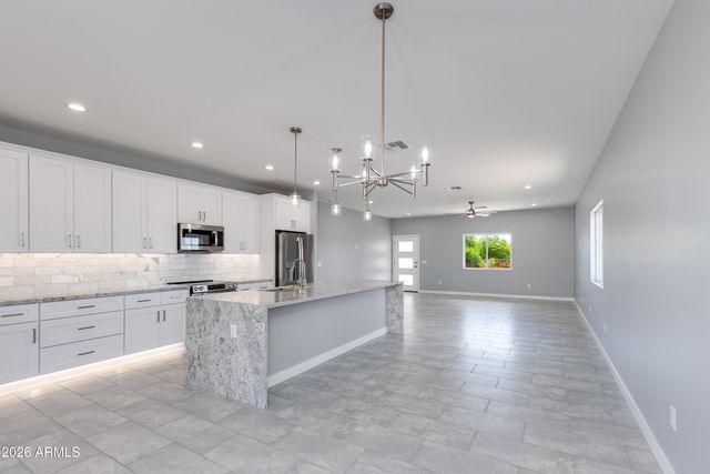 32001 N POPLAR Street, Wittmann, AZ 85361