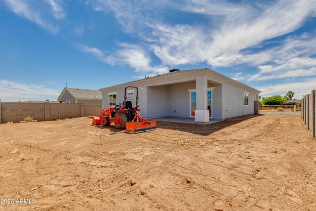 32001 N POPLAR Street, Wittmann, AZ 85361