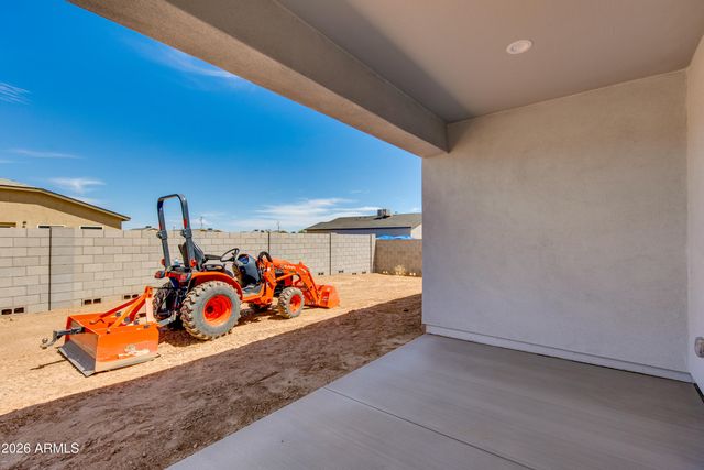 32001 N POPLAR Street, Wittmann, AZ 85361