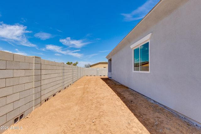 32001 N POPLAR Street, Wittmann, AZ 85361