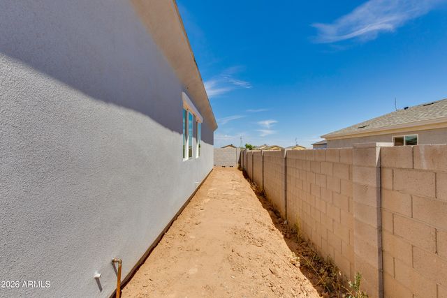 32001 N POPLAR Street, Wittmann, AZ 85361